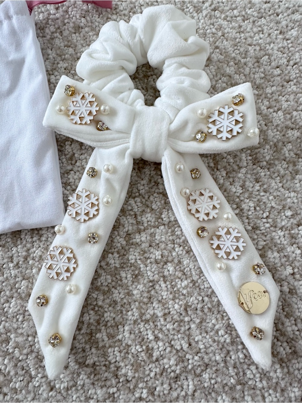 Cream Snowflake Jeweled Bow Scrunchie with Cloth Bag